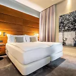 Hilton Garden 4*