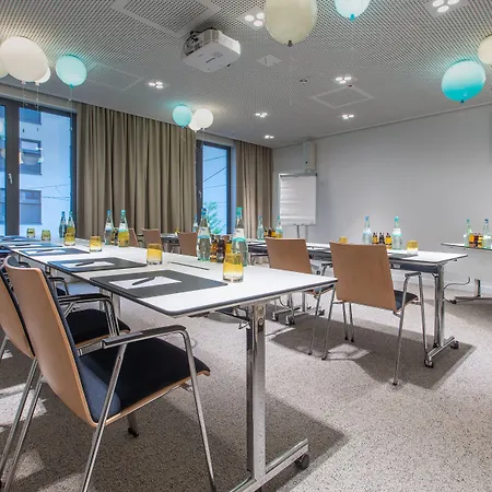 호텔 Hilton Garden 4*