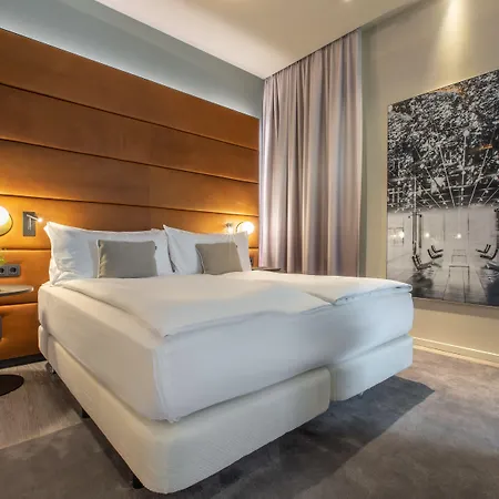 Hilton Garden 4*