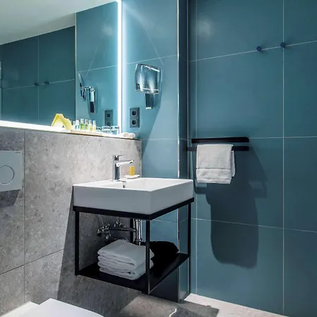 호텔 Hilton Garden 4*