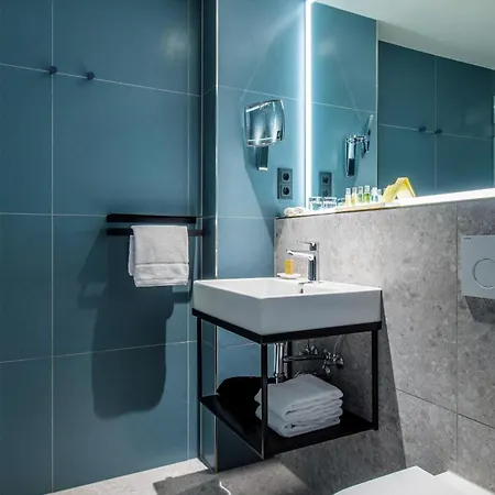 호텔 Hilton Garden