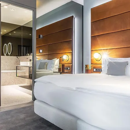 Hilton Garden 호텔