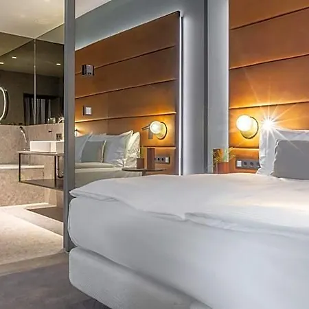 Hilton Garden Otel 4*