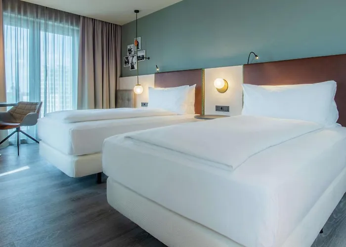 فندق Hilton Garden 4*